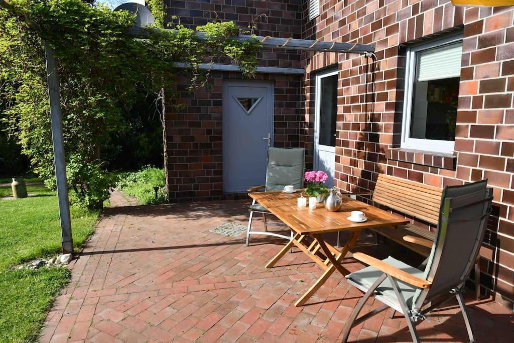 Unser Traumhaus Mit Wunderschoenem Garten Aurich  Exterior foto
